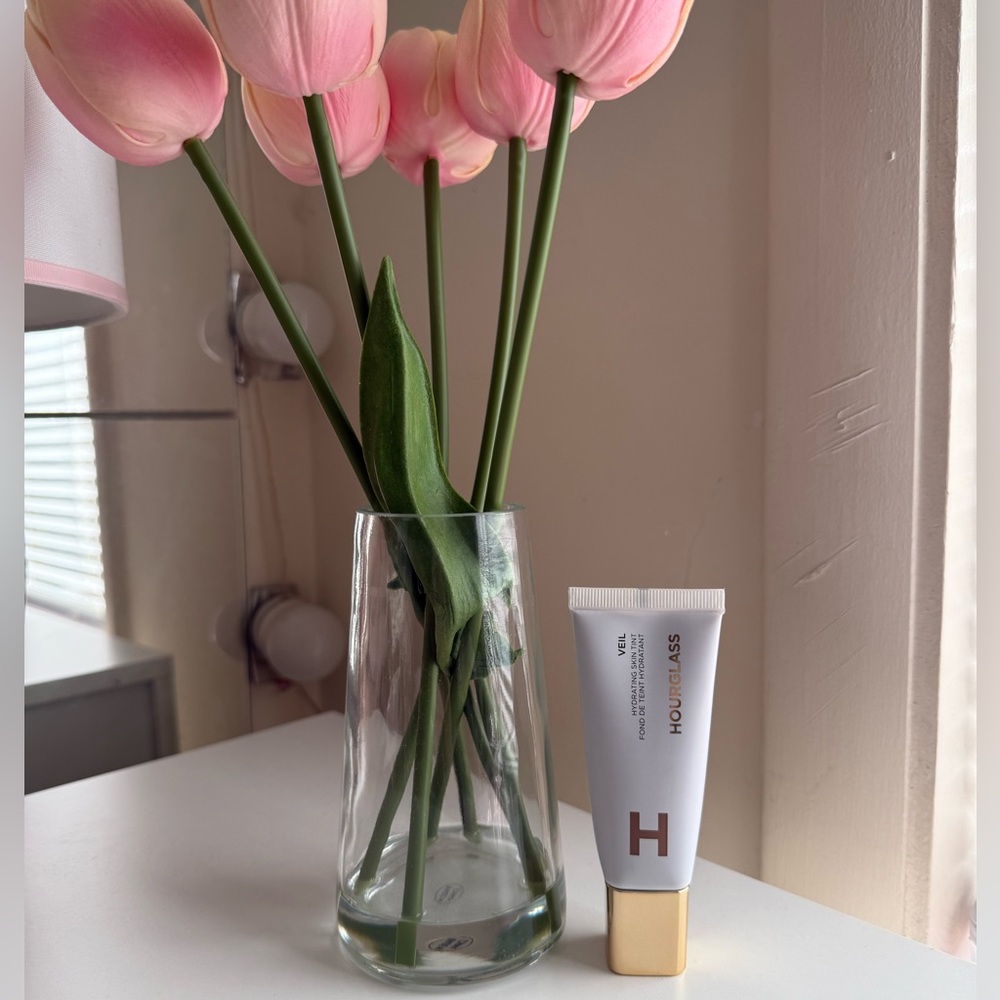 Hourglass skin tint